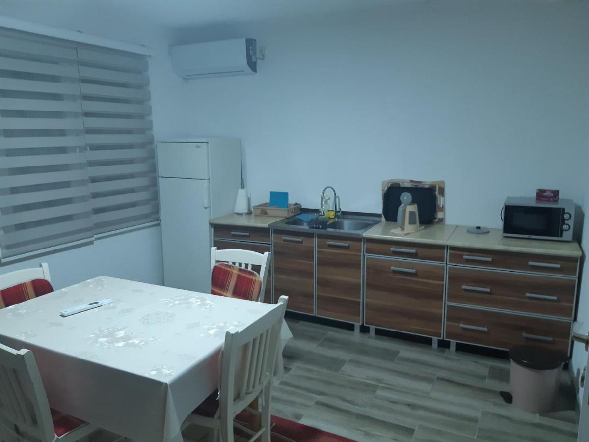 As Guesthouse Krzevici Exteriör bild